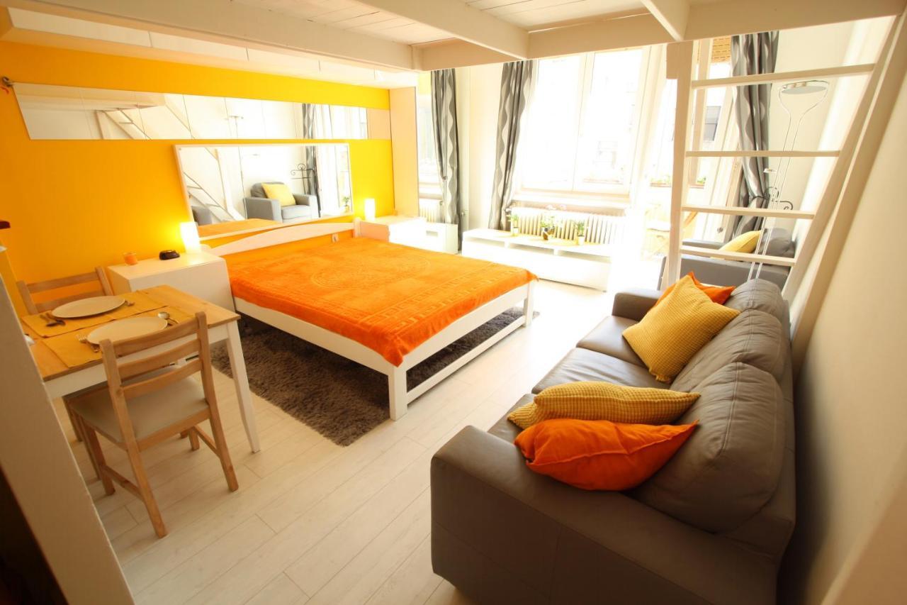 Sunny Studio With Balcony In Party District Budapest Ngoại thất bức ảnh