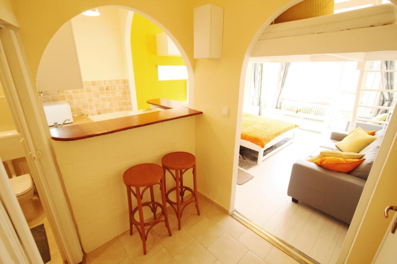 Sunny Studio With Balcony In Party District Budapest Ngoại thất bức ảnh