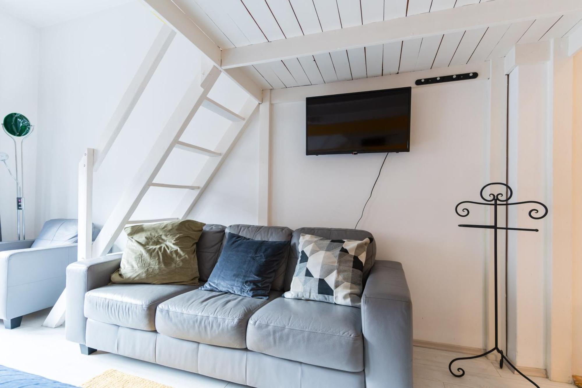 Sunny Studio With Balcony In Party District Budapest Ngoại thất bức ảnh